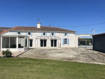 1 - Saint-Sulpice-d'Arnoult, House