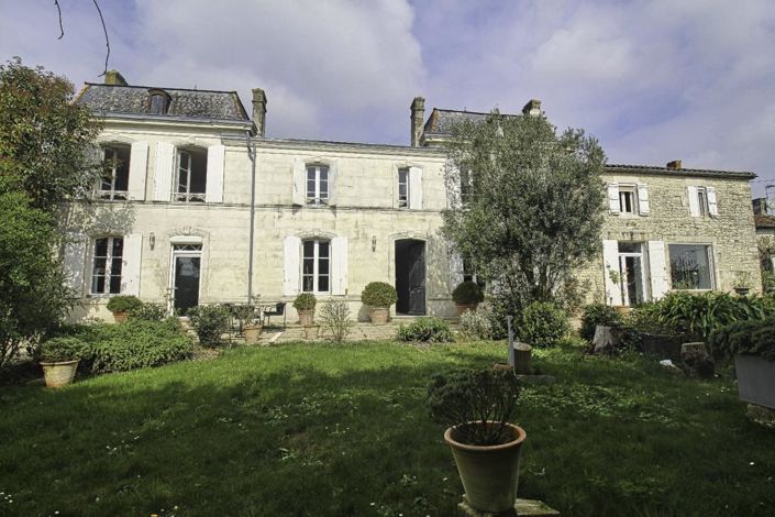 Image No.1-5 Bed Property for sale