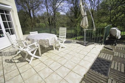 1 - Grandjean, Property