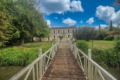 1 - Courcerac, Property