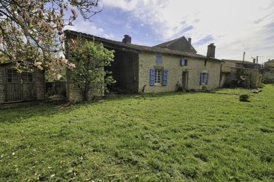 1 - Dampierre-sur-Boutonne, Property