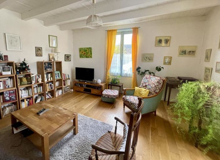 Image No.1-3 Bed Property for sale