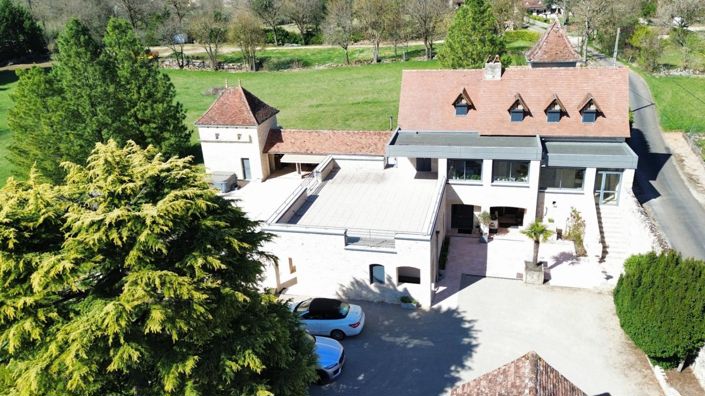Image No.1-4 Bed Property for sale