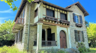 1 - Anglet, Property