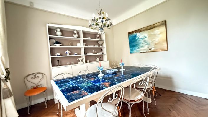 Image No.18-6 Bed Property for sale