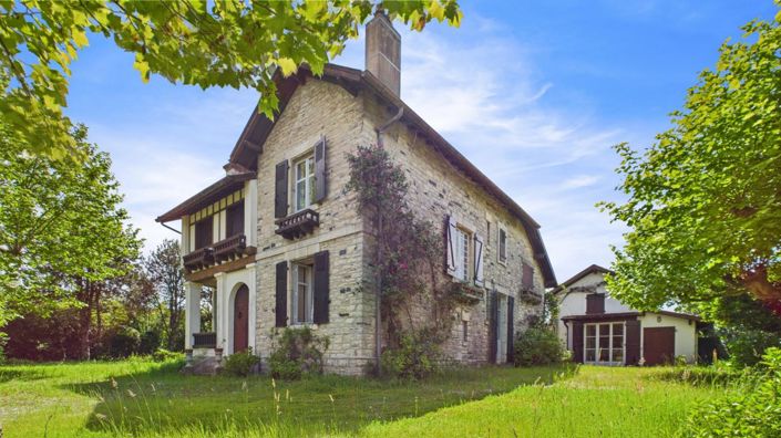 Image No.5-6 Bed Property for sale