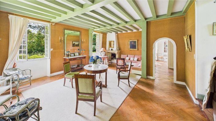 Image No.6-6 Bed Property for sale