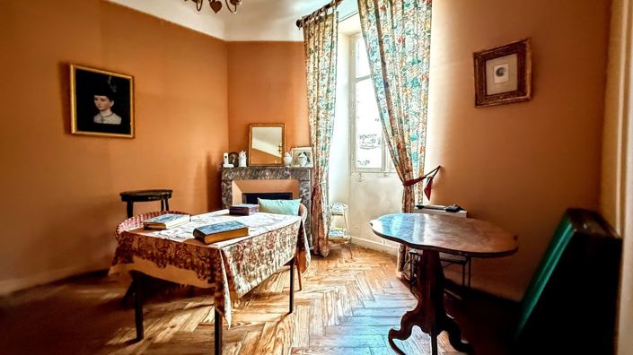 Image No.8-6 Bed Property for sale