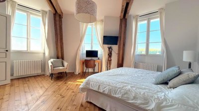 1 - Bayonne, Townhouse