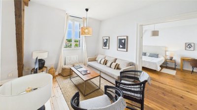 1 - Bayonne, Townhouse