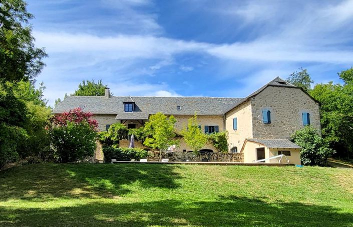 Image No.1-5 Bed Property for sale