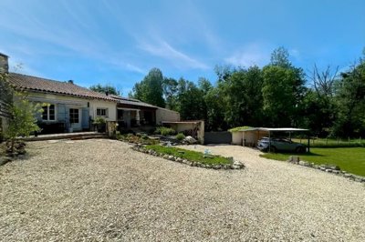 1 - Courcoury, House