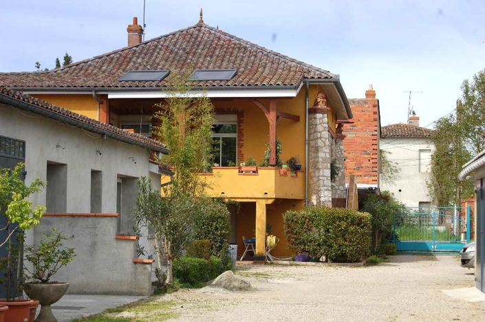 Image No.1-4 Bed House for sale