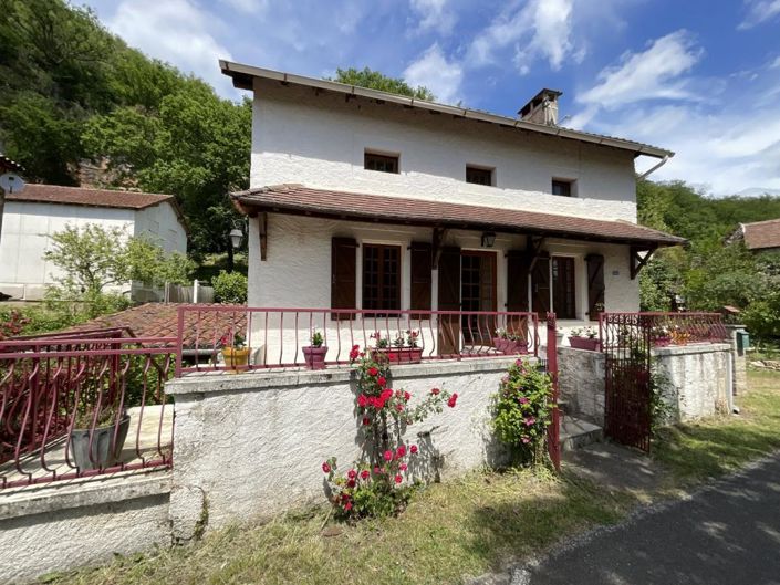 Image No.1-4 Bed House for sale