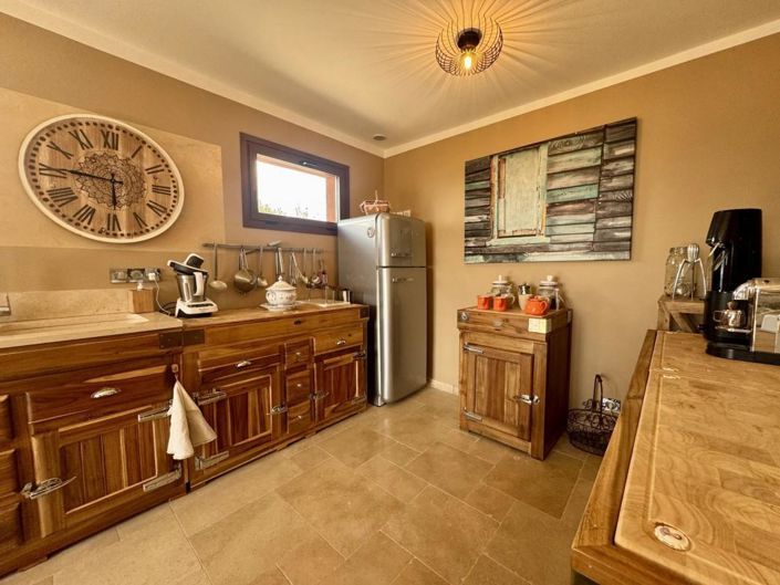 Image No.12-7 Bed House for sale