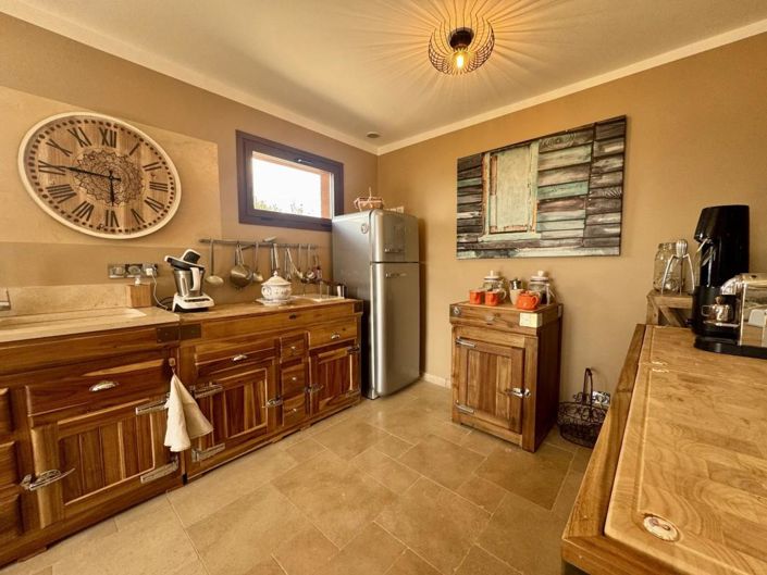 Image No.12-7 Bed House for sale