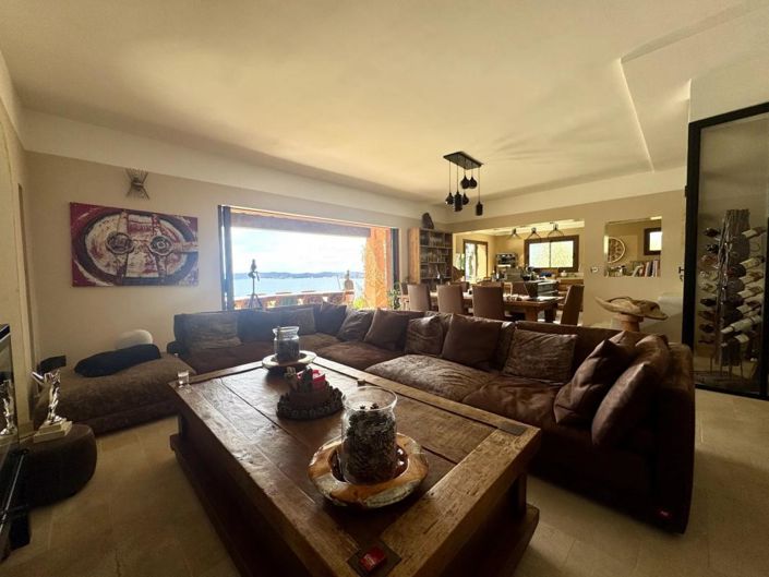 Image No.20-7 Bed House for sale