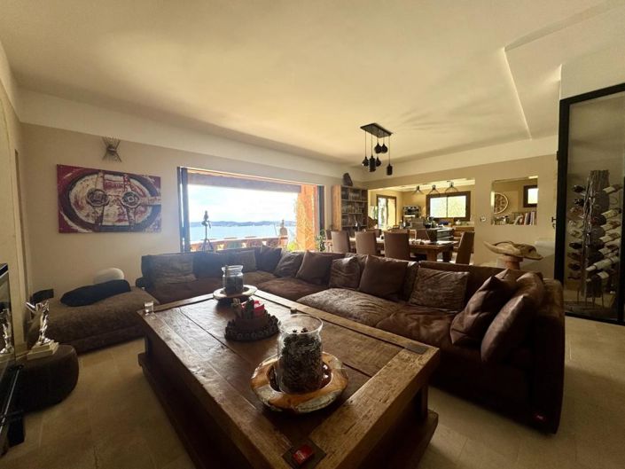 Image No.20-7 Bed House for sale