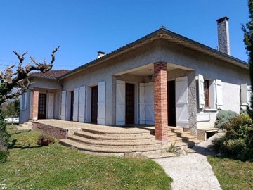 1 - Montauban, Property