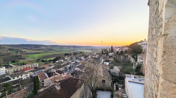 Image No.3-3 Bed Maisonette for sale