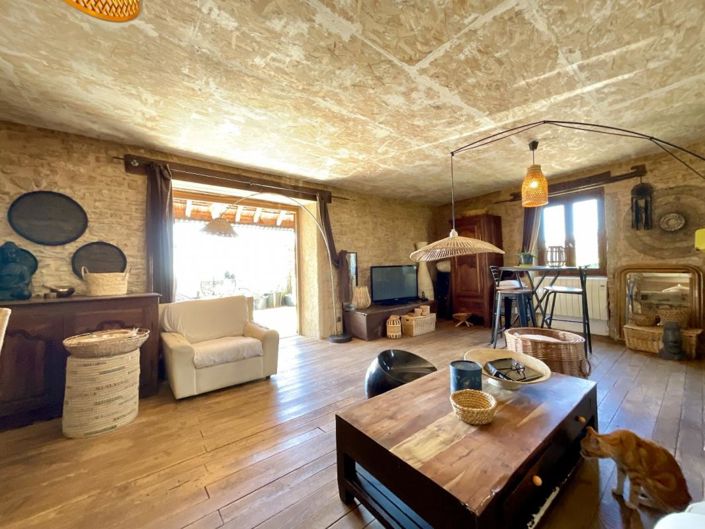 Image No.10-3 Bed House for sale