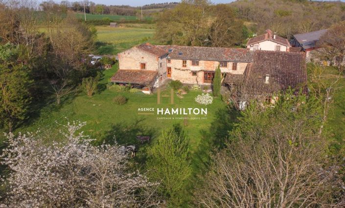 Image No.1-8 Bed Property for sale