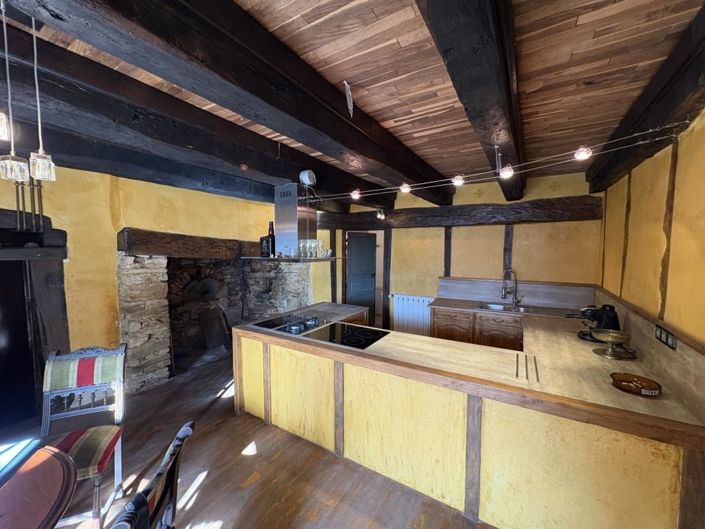 Image No.12-6 Bed House for sale