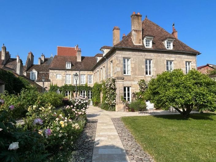 Image No.1-Propriété de 7 chambres à vendre à Autun