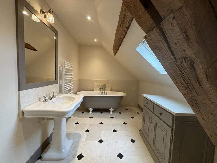 Image No.12-7 Bed Property for sale