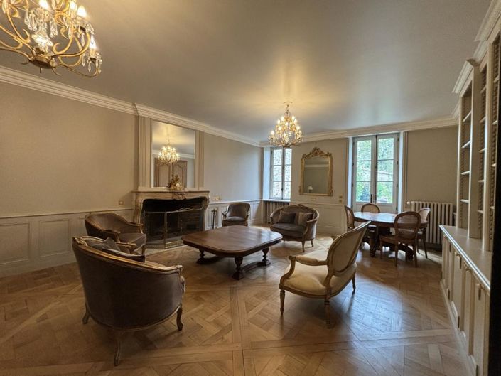 Image No.5-7 Bed Property for sale