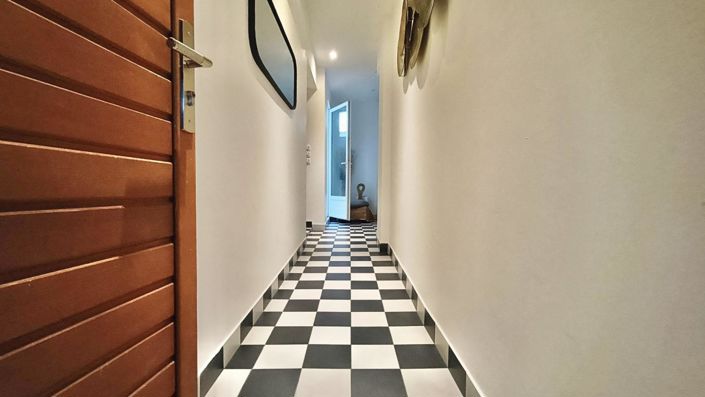 Image No.1-3 Bed Property for sale