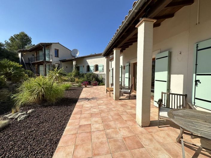 Image No.1-5 Bed Property for sale