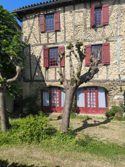 Image No.1-5 Bed Property for sale