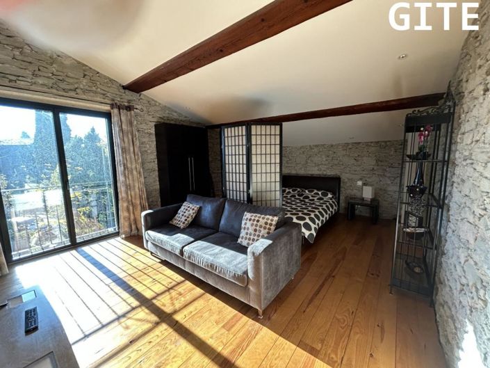 Image No.11-10 Bed House for sale