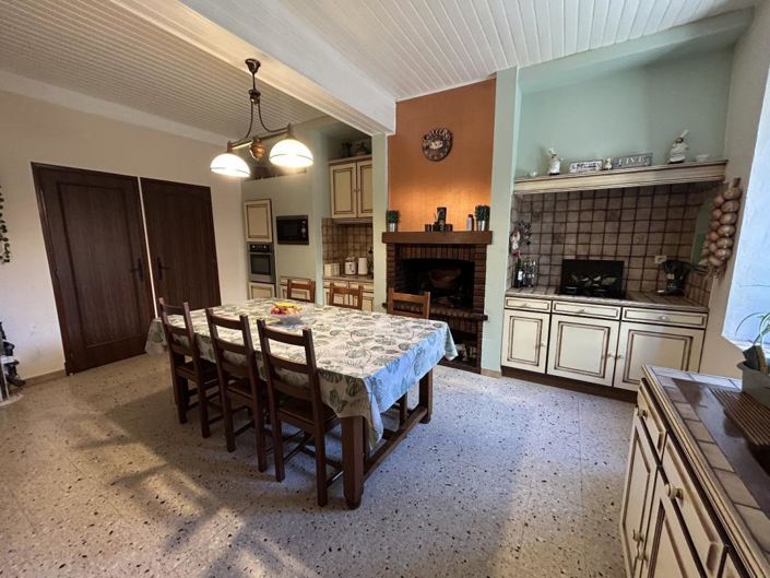 Image No.12-10 Bed House for sale