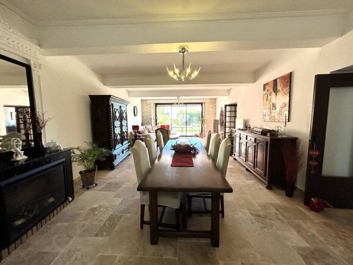 Image No.3-10 Bed House for sale