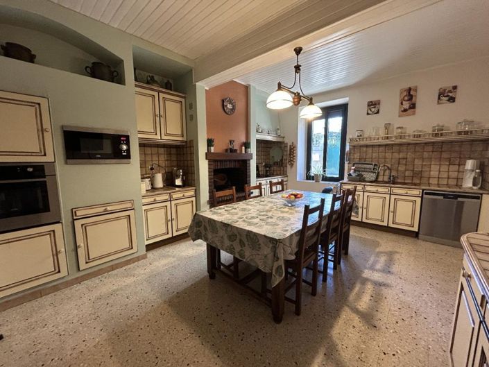 Image No.4-10 Bed House for sale