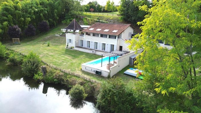 Image No.1-Propriété de 5 chambres à vendre à Aubeterre-sur-Dronne