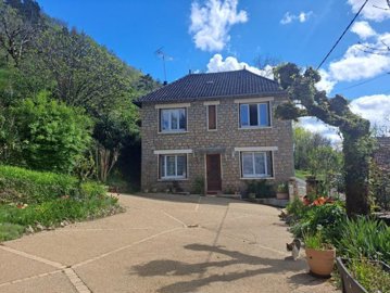 1 - Ayen, House