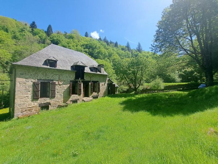 Image No.1-5 Bed Property for sale