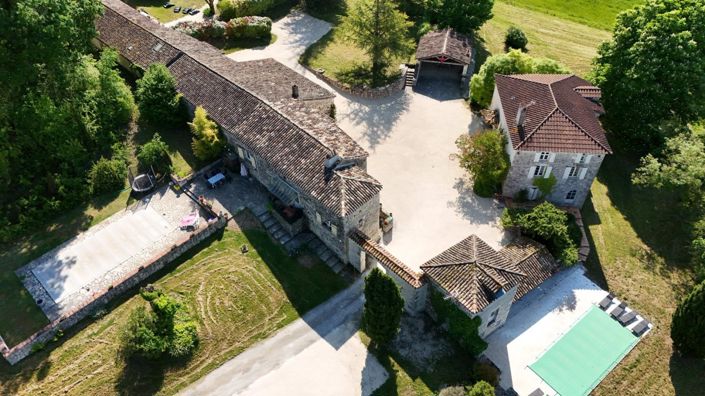 Image No.1-Propriété de 14 chambres à vendre à Roquecor