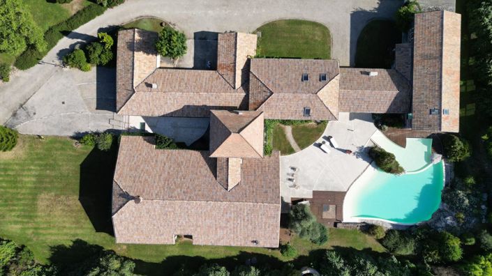 Image No.19-4 Bed Property for sale