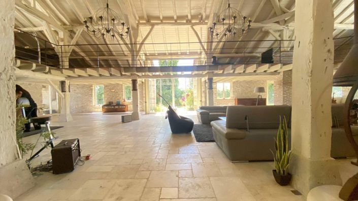 Image No.6-4 Bed Property for sale