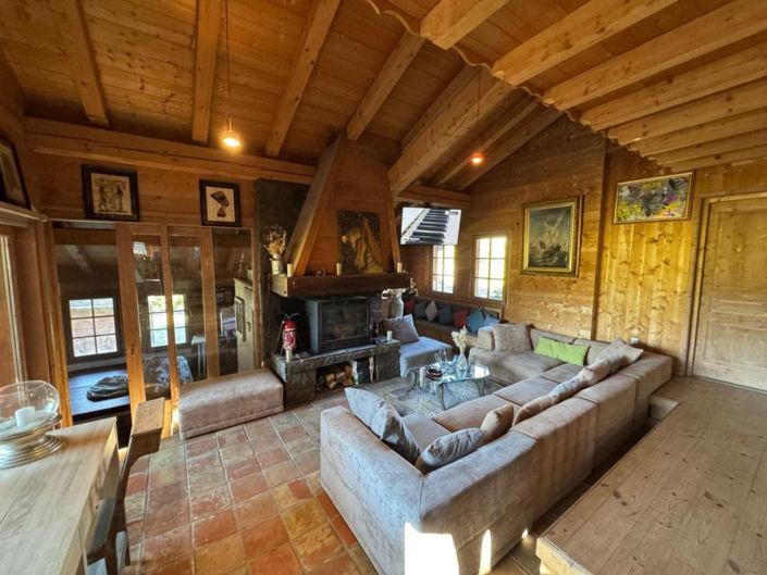 Image No.1-7 Bed Chalet for sale
