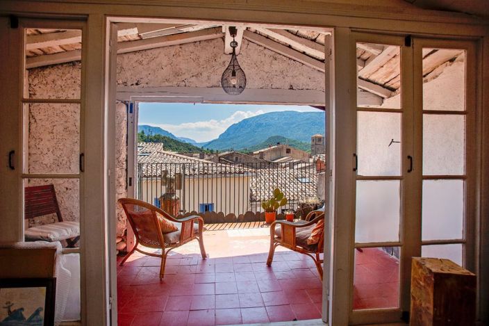 Image No.1-6 Bed House for sale