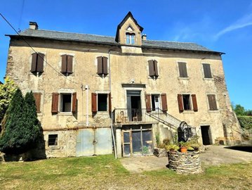 1 - Prévinquières, Property