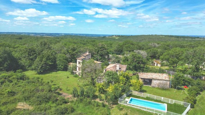 Image No.1-5 Bed Property for sale