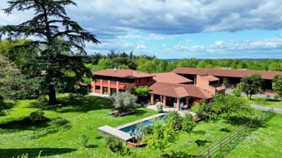 1 - Montauban, Property