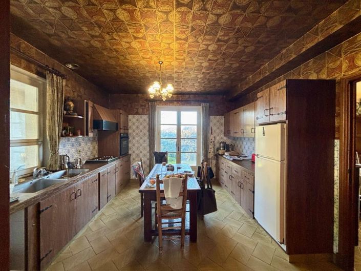 Image No.11-4 Bed Property for sale