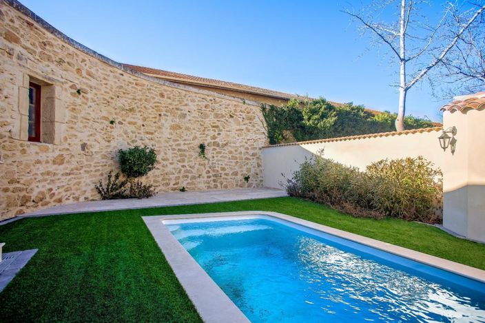 Image No.1-5 Bed House for sale